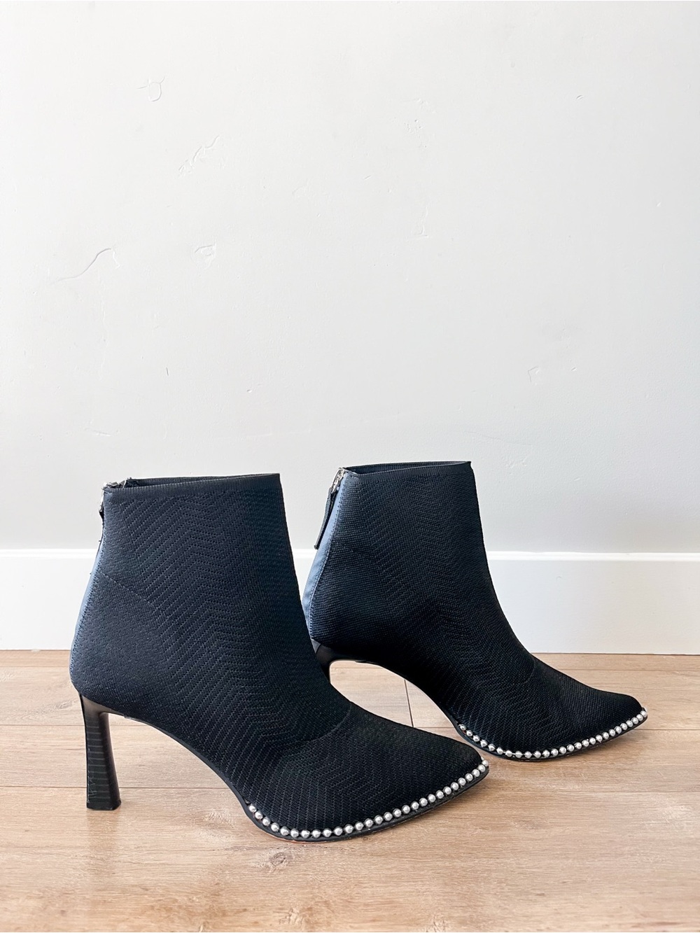 BCBGeneration Beya Black Flyknit Studded Pointed Toe Ankle Fashion Boots Size 10
